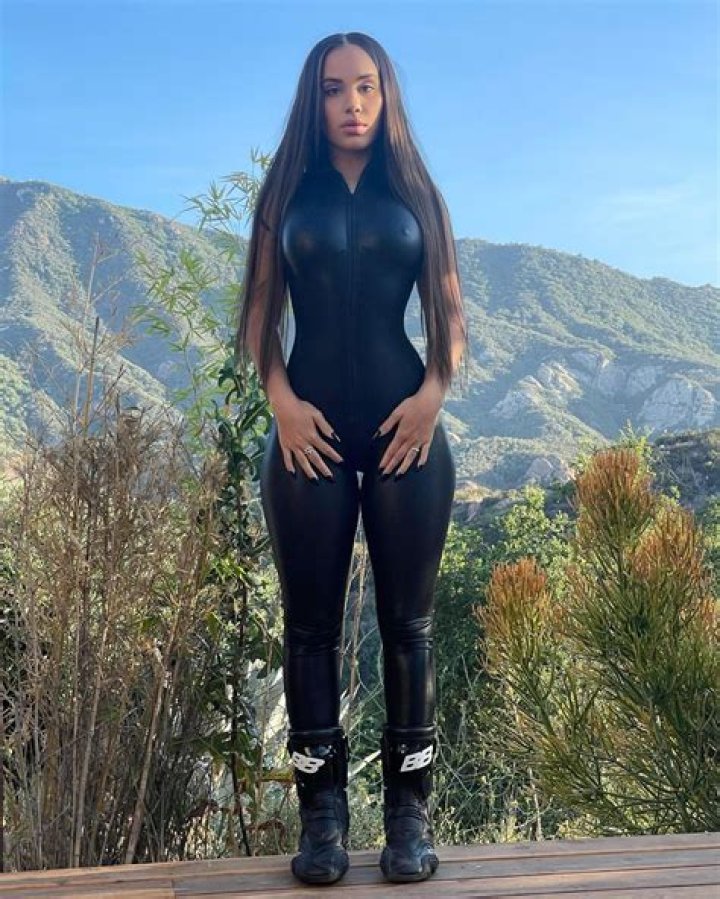 Sasha Lane (Actress) Wiki, Bio, Age, Height, Weight, Measurements, Net Worth, Facts