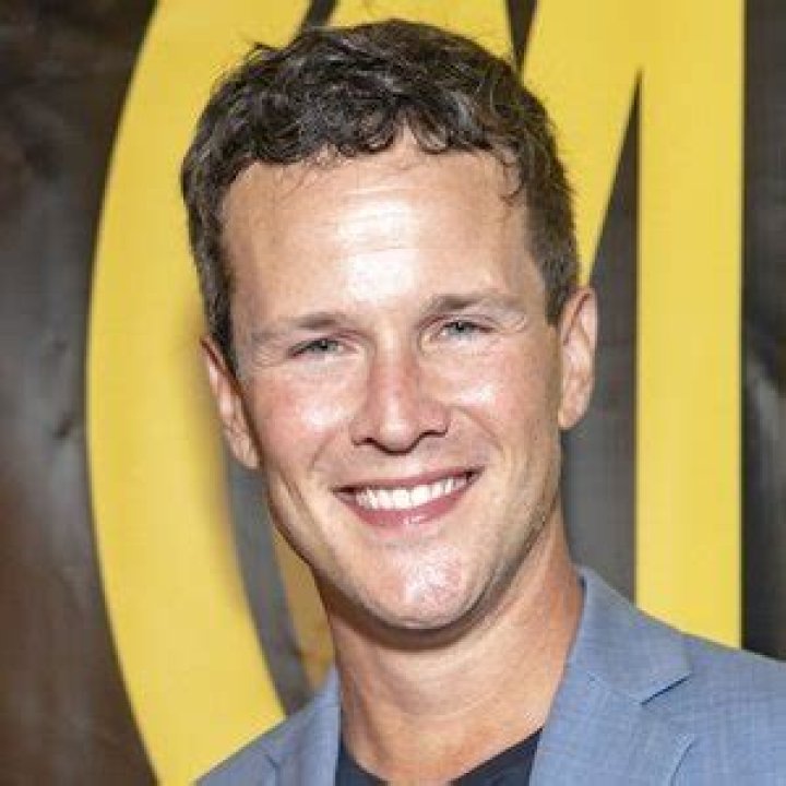 Scott Weinger (Movie Actor) - Age, Birthday, Bio, Facts, Family, Net Worth, Height & More
