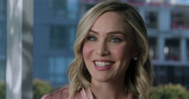 Sex/Life: Amber Goldfarb Age, Height – How Old Tall Is The Actress?