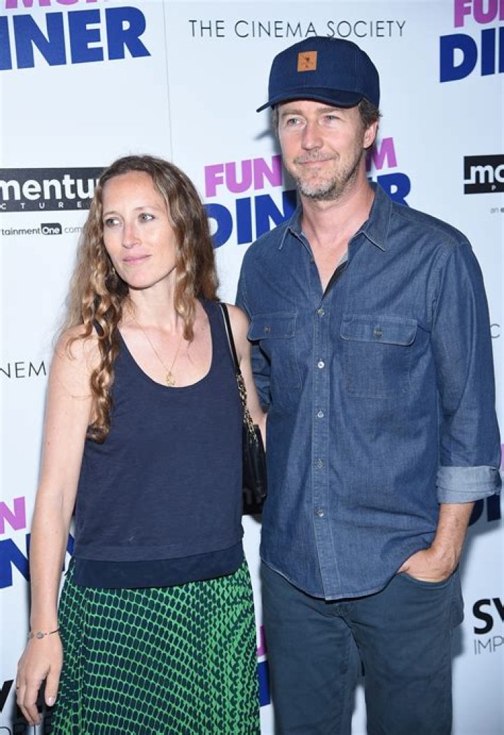 Shauna Robertson Biography, Age, Height, Husband, Net Worth, Family