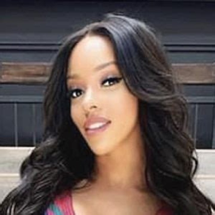 Sheneka Adams (Instagram Star) - Age, Birthday, Bio, Facts, Family, Net Worth, Height & More