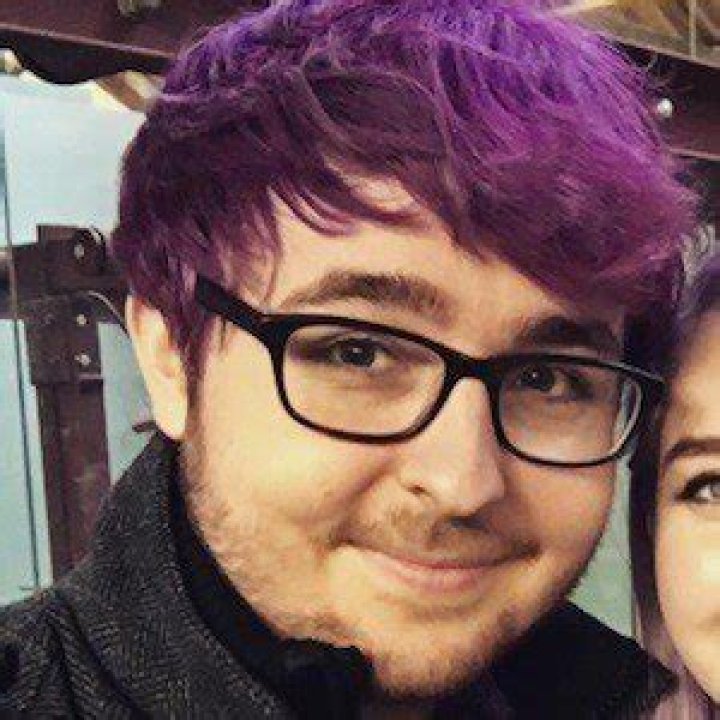 SmallishBeans (YouTube Star) - Age, Birthday, Bio, Facts, Family, Net Worth, Height & More