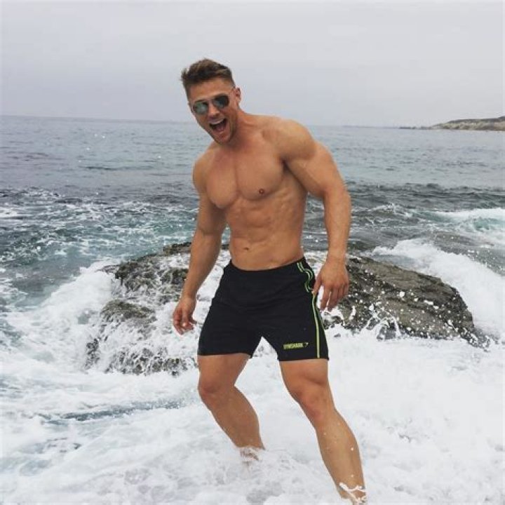 Steve Cook (The Biggest Loser) – Age, Girlfriend, Height, Wiki 