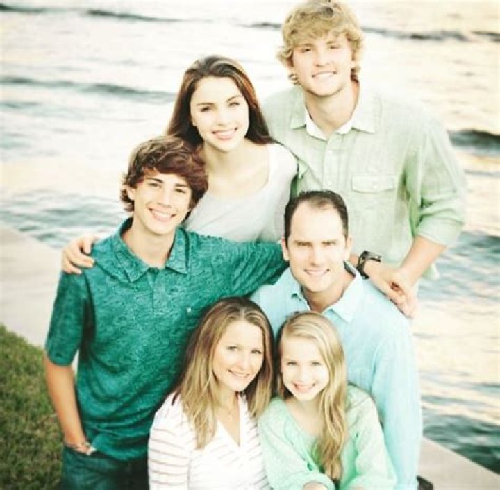 Steve Rowland Biography, Age, Height, Wife, Net Worth, Family