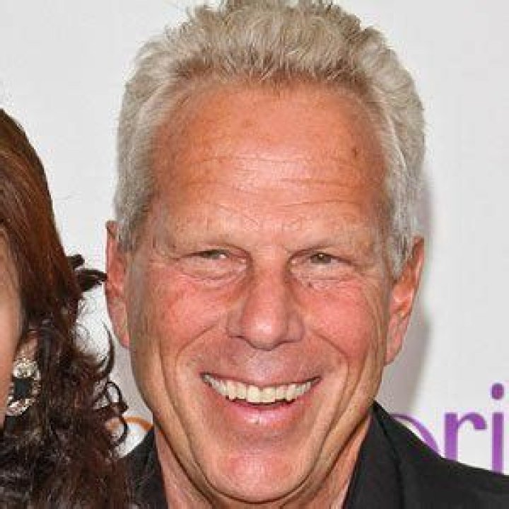 Steve Tisch (Film Producer) - Age, Birthday, Bio, Facts, Family, Net Worth, Height & More