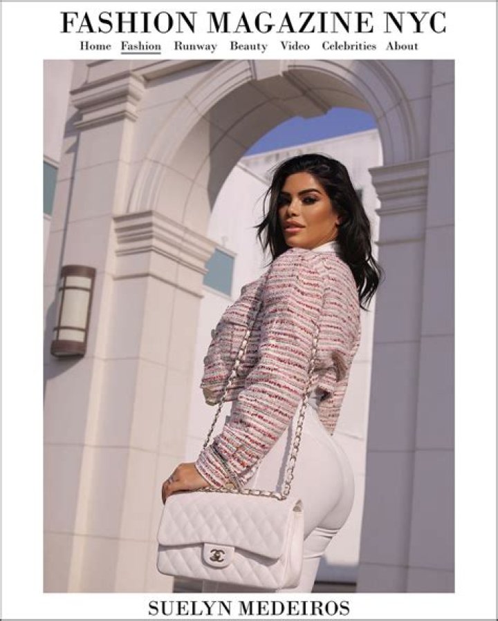 Suelyn Medeiros (Model) - Age, Birthday, Bio, Facts, Family, Net Worth, Height & More