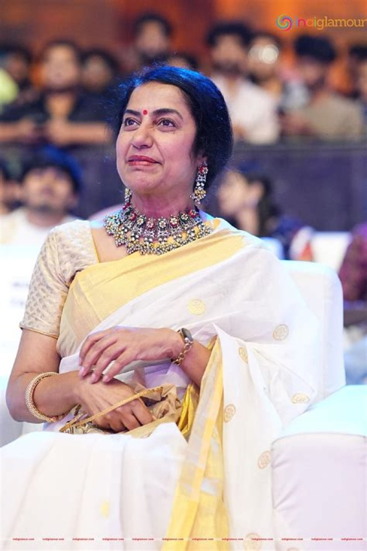 Suhasini Maniratnam Biography, Age, Height, Husband, Net Worth, Family