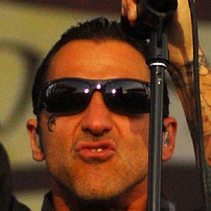 Sully Erna (Metal Singer) - Age, Birthday, Bio, Facts, Family, Net Worth, Height & More