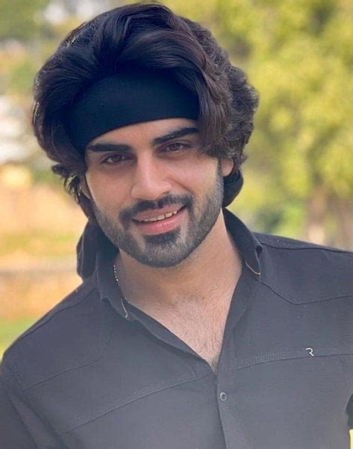 Syed Aqeel-ul-Gharavi Biography, Age, Height, Wife, Net Worth, Family