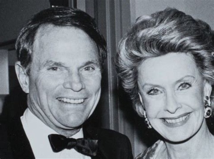 Than Merrill Biography, Age, Wife, Books, Flip the House and Net Worth