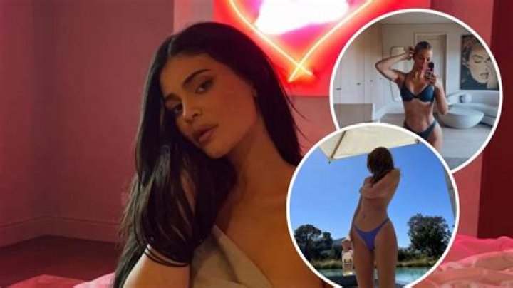 The Sexiest Kardashian-Jenner Photos of 2022: Kim, Kendall and More!