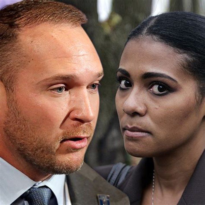 The Truth We Know About Brian Urlacher’s Baby Mama, Tyna Robertson