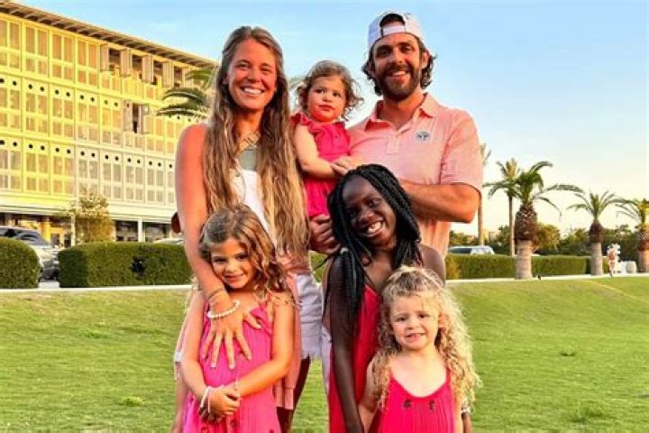 Thomas Rhett Biography, Age, Height, Wife, Net Worth, Family