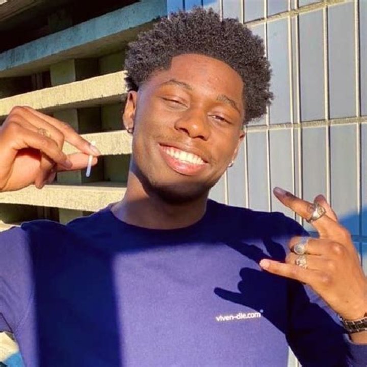 Tiakola (Rapper) - Age, Birthday, Bio, Facts, Family, Net Worth, Height & More