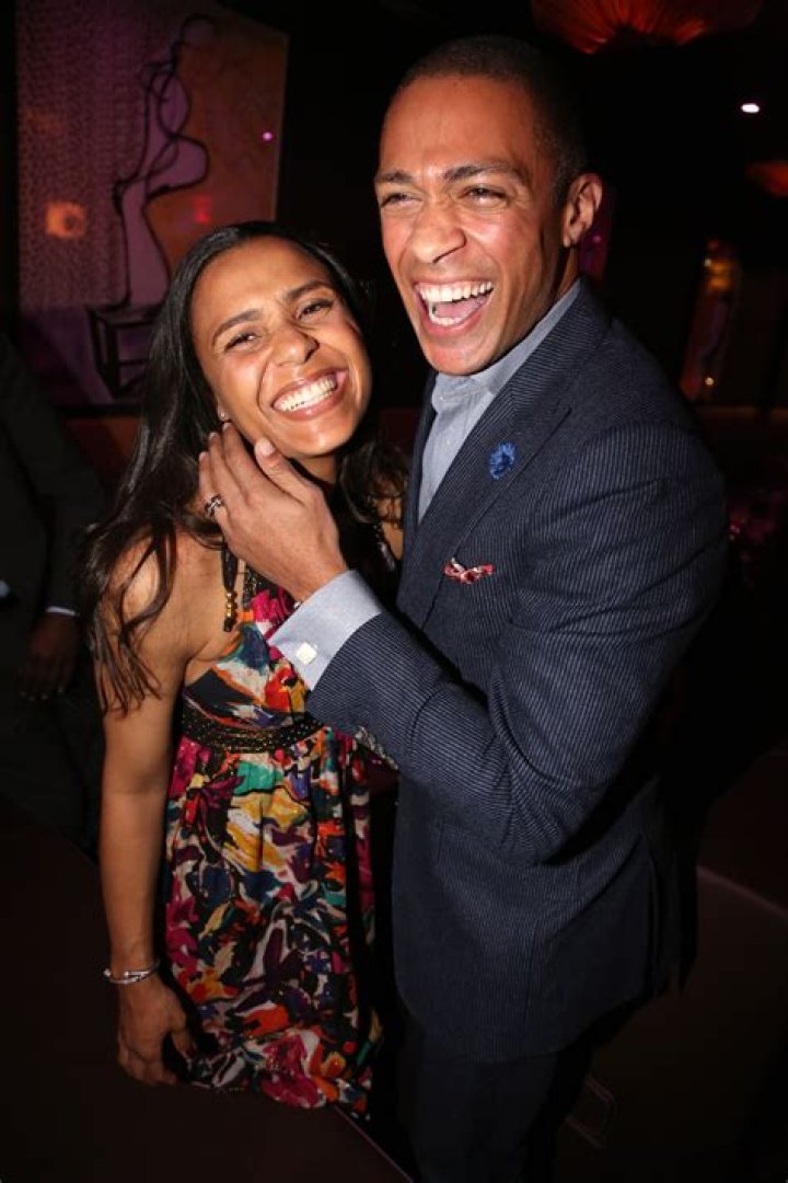 TJ Holmes (Journalist) - Age, Birthday, Bio, Facts, Family, Net Worth, Height & More