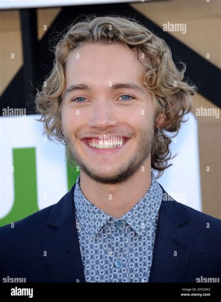 Toby Regbo Biography, Age, Height, Wife, Net Worth, Family