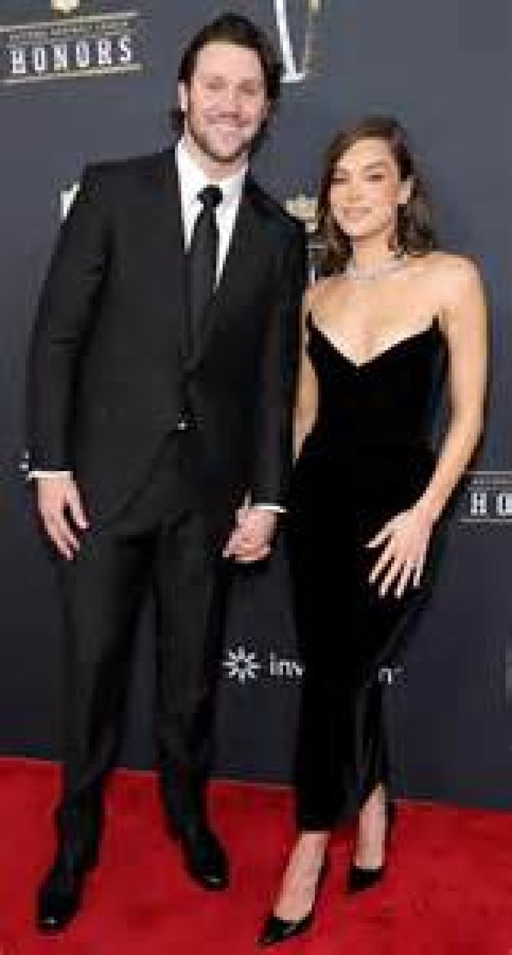 Tom Allen Girlfriend: Is Tom Allen in a relationship? Who is Tom Allen’s wife?