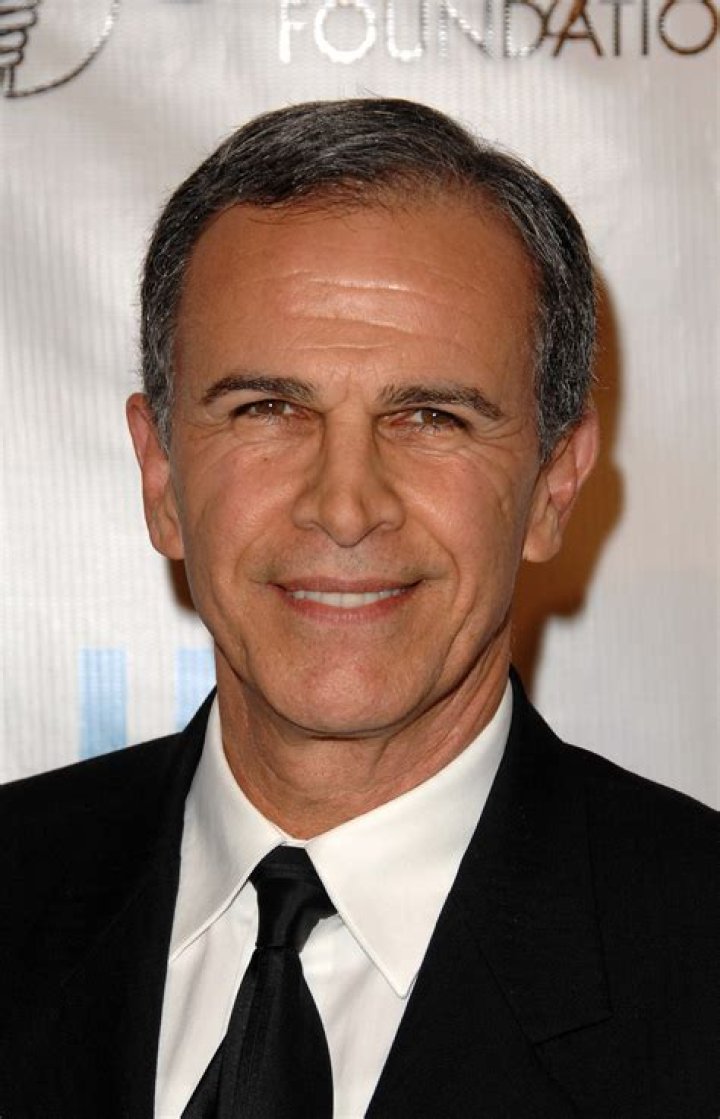 Tony Plana biografía, edad, altura, esposo, net worth, familia