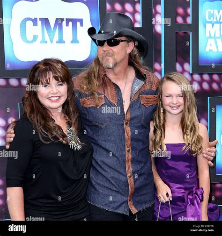 Trace Adkins Biography, Age, Height, Wife, Net Worth, Family