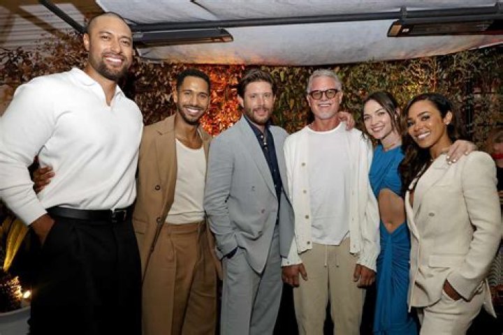 Uli Latukefu biografía, edad, altura, esposo, net worth, familia