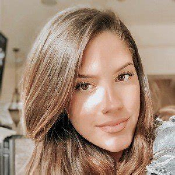 Victoria Bachlet (TikTok Star) - Age, Birthday, Bio, Facts, Family, Net Worth, Height & More