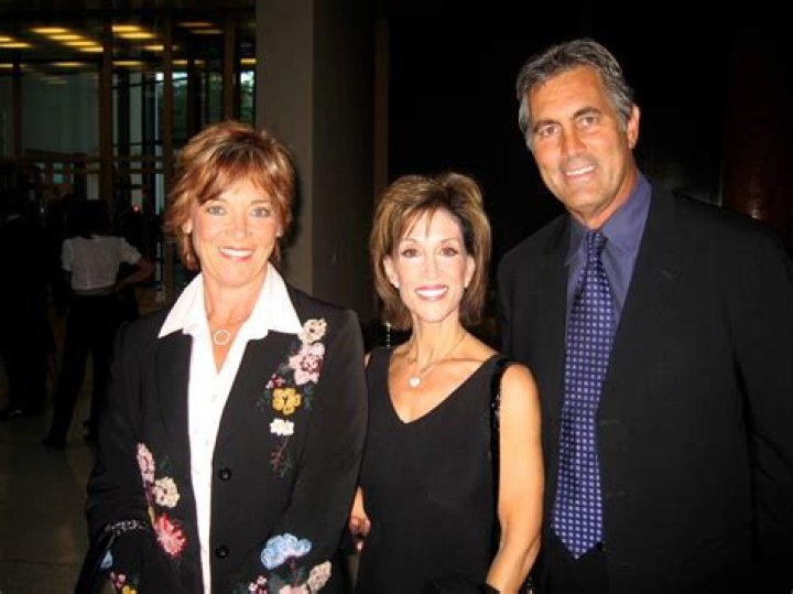 Vince Ferragamo Biography, Age, Height, Wife, Net Worth, Family