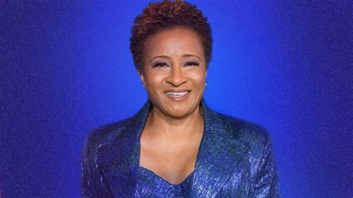 Wanda Sykes (Comedian) - Age, Birthday, Bio, Facts, Family, Net Worth, Height & More
