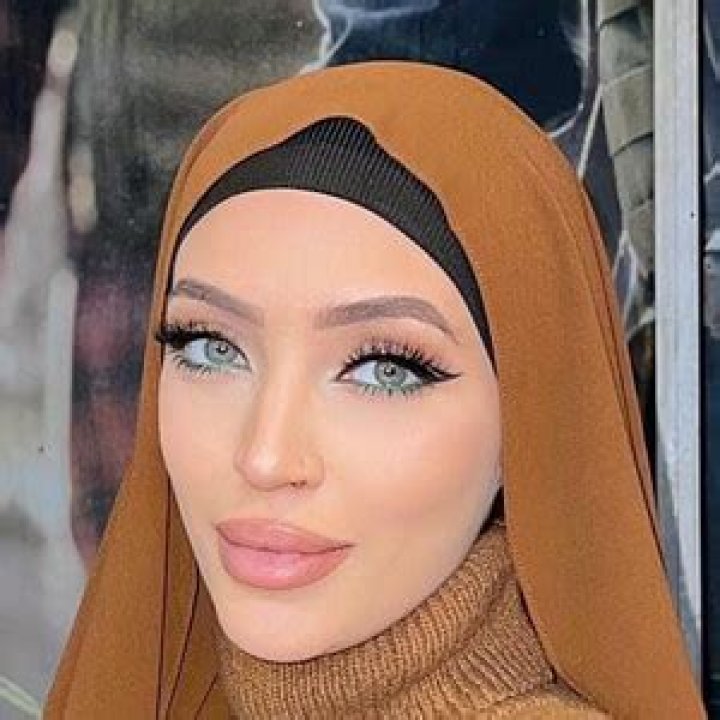 Wasan Alobeidi (TikTok Star) - Age, Birthday, Bio, Facts, Family, Net Worth, Height & More