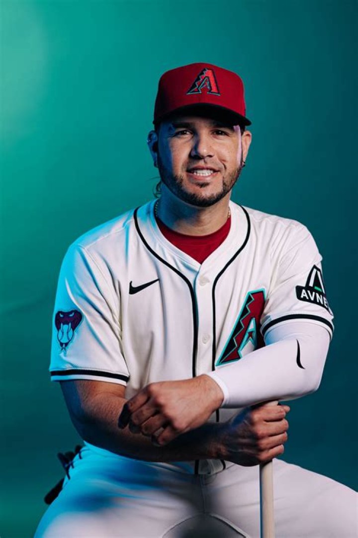 What is Eugenio Derbez famous for? How did Eugenio Derbez became famous?