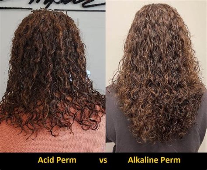 What is the Difference Between Alkaline Perm and Acid Perm