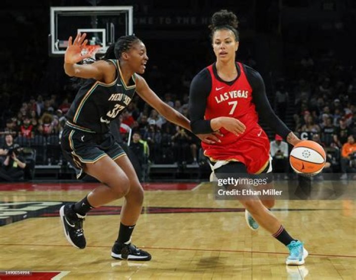 Who Are Stephanie Mawuli’s parents? Details On The Family Of The Basketball Player