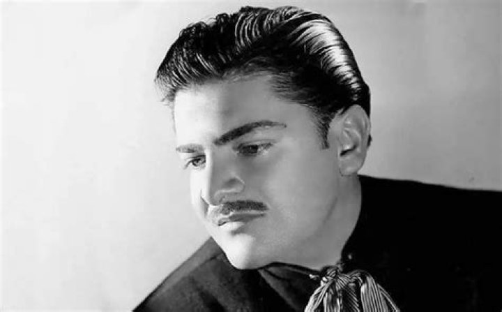 Who Is Antonio Vargas Singer and El Rey Original Composer?