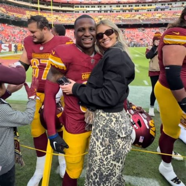 Who is Footballer Jeremy Reaves Dating? Girlfriend, Net Worth, Age, Wiki, Biography, Height, Salary, Instagram