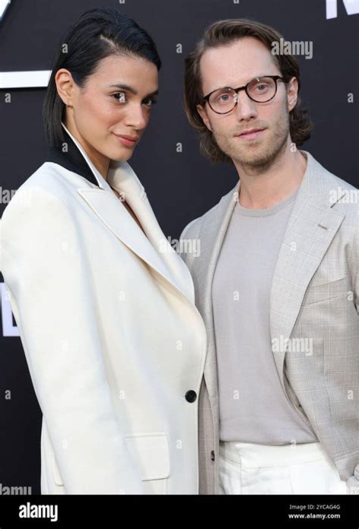 Who Is Jonathan Keltz Wife Laysla De Oliveira? Meet The Couple On Instagram