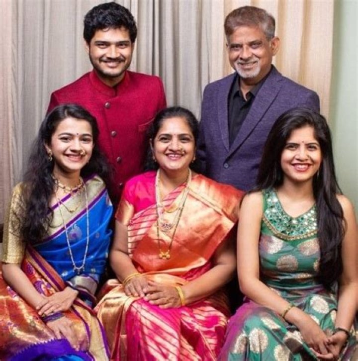 Who Is Smita Deo? Husband Abhinay Deo & Net Worth – Meet Her Children