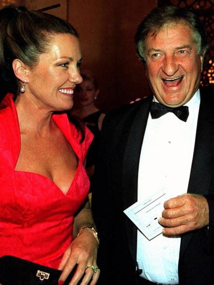 Who Is Tom Elliott? John Elliott Son Wikipedia Bio