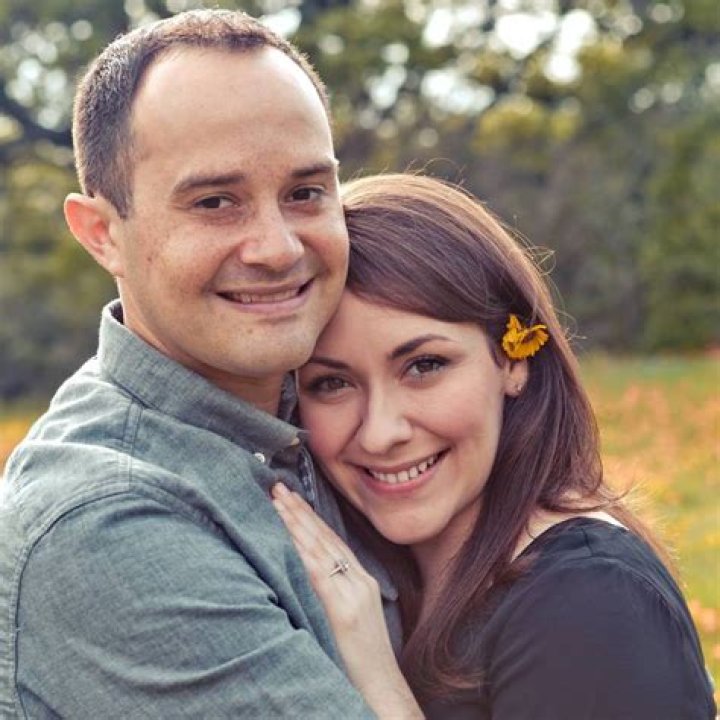 Xochitl Hinojosa Wiki, Biography: Net Worth, Husband, Wedding, Mother, Children, Education