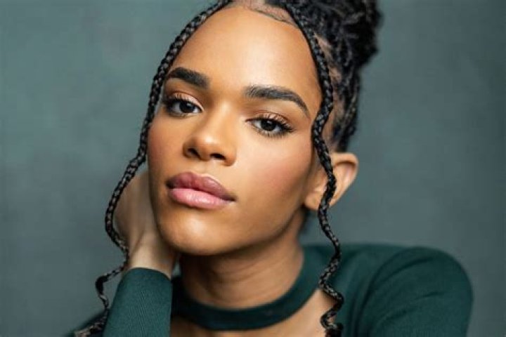 Yasmin Finney Bio, Net Worth, Age, Family, Facts, Wiki, Heartstopper