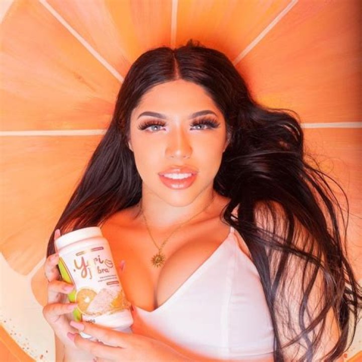 Yeri MUA (Instagram Star) - Age, Birthday, Bio, Facts, Family, Net Worth, Height & More