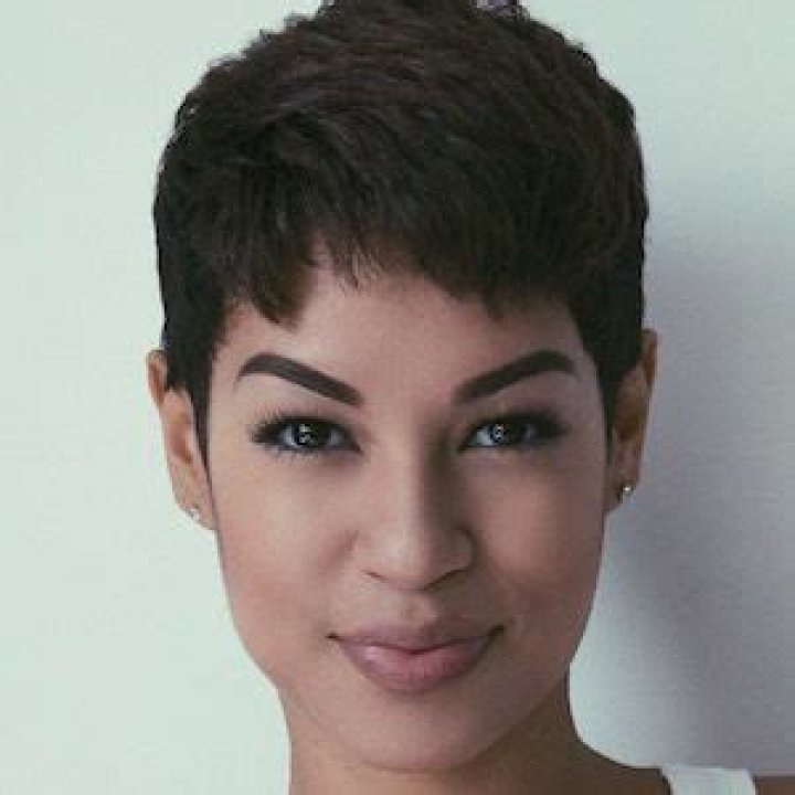 Zashia Santiago (YouTube Star) - Age, Birthday, Bio, Facts, Family, Net Worth, Height & More