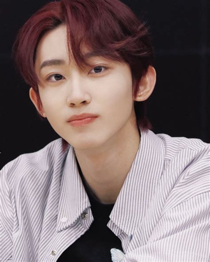 Zeyu (Pop Singer) - Age, Birthday, Bio, Facts, Family, Net Worth, Height & More